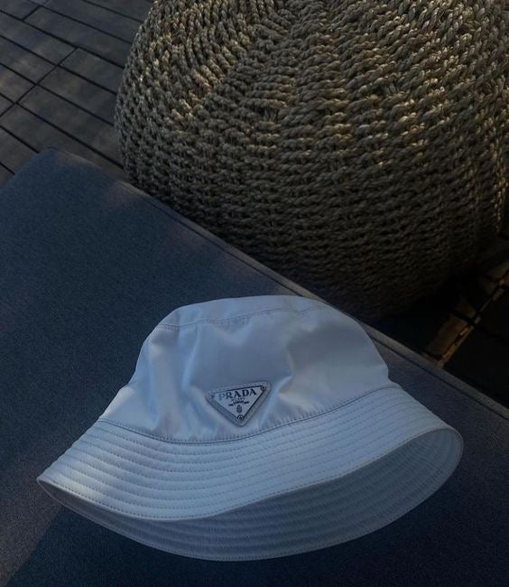 P. Bucket hat